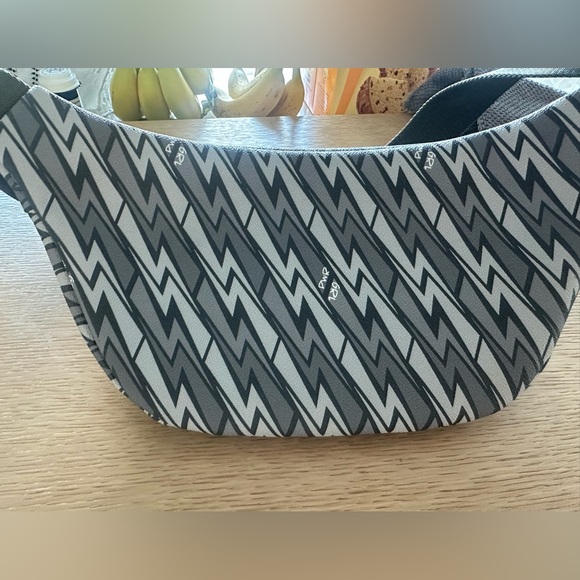 Camila Canabal Kiki Fanny bag. Never been worn - Picture 4 of 4